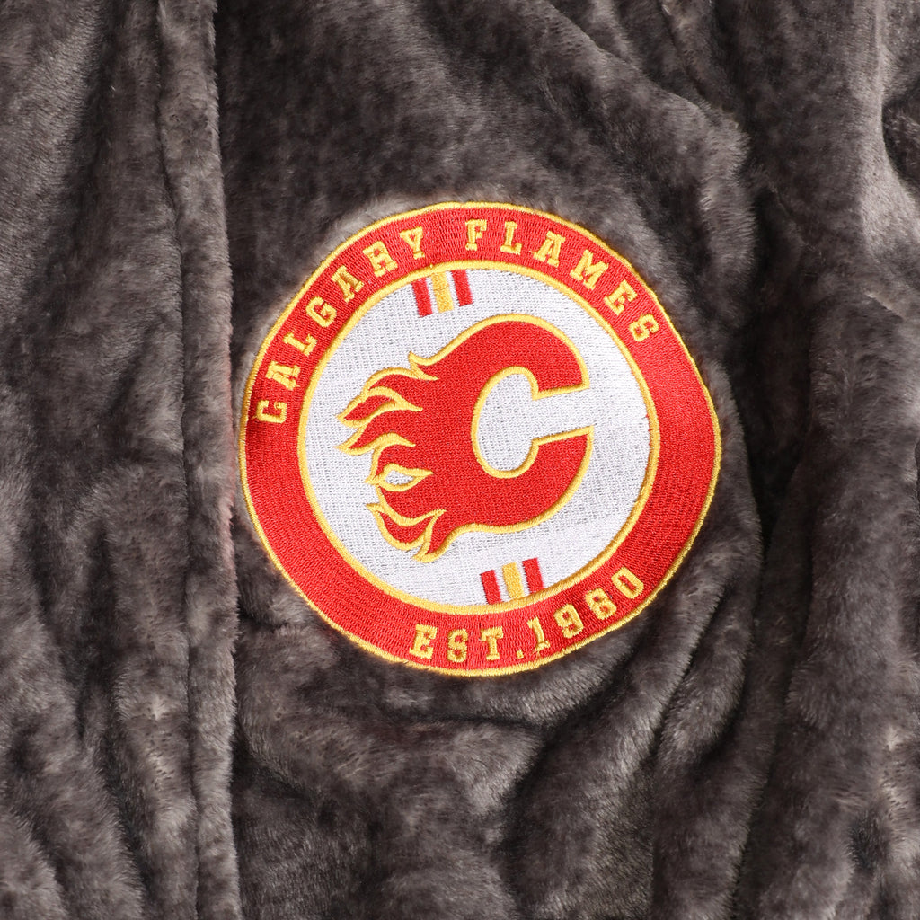 NHL Calgary Flames Men's Robe crest