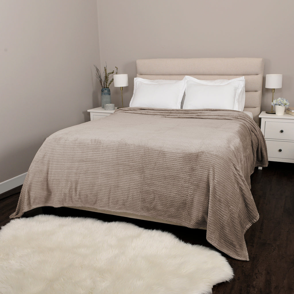 Life Comfort Jacquard Velvet Touch Blanket, Grey 112" x 92" room shot