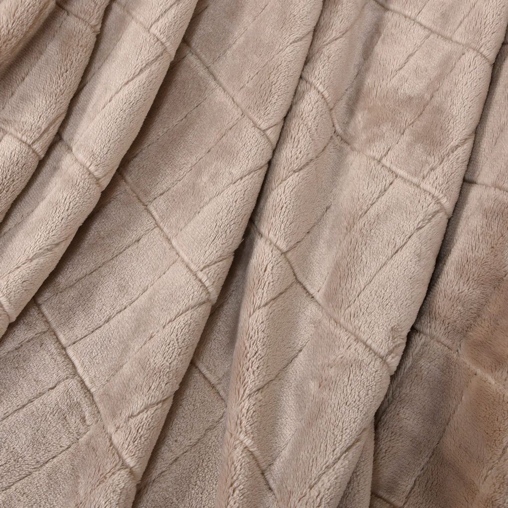 Life Comfort Recycled Brick Jacquard Blanket, Taupe 108” x 90” close up
