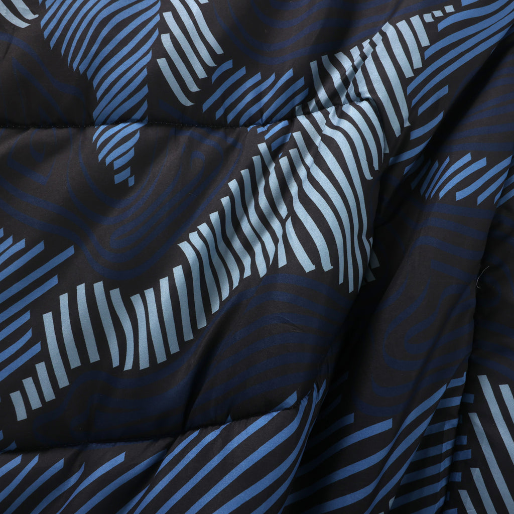 5-Piece Full Bedding Set, Blue Geo close up