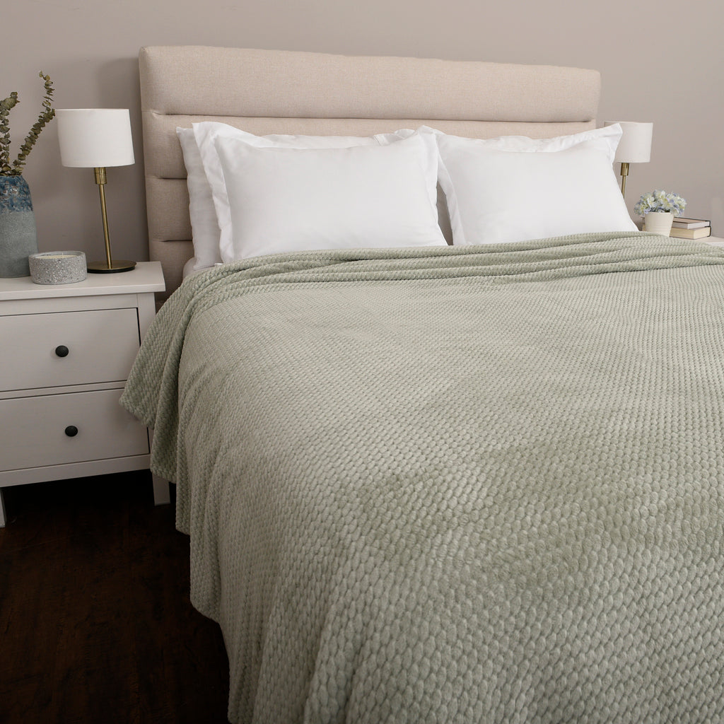 Life Comfort Jacquard Velvet Touch Blanket, Green 98" x 92" room shot