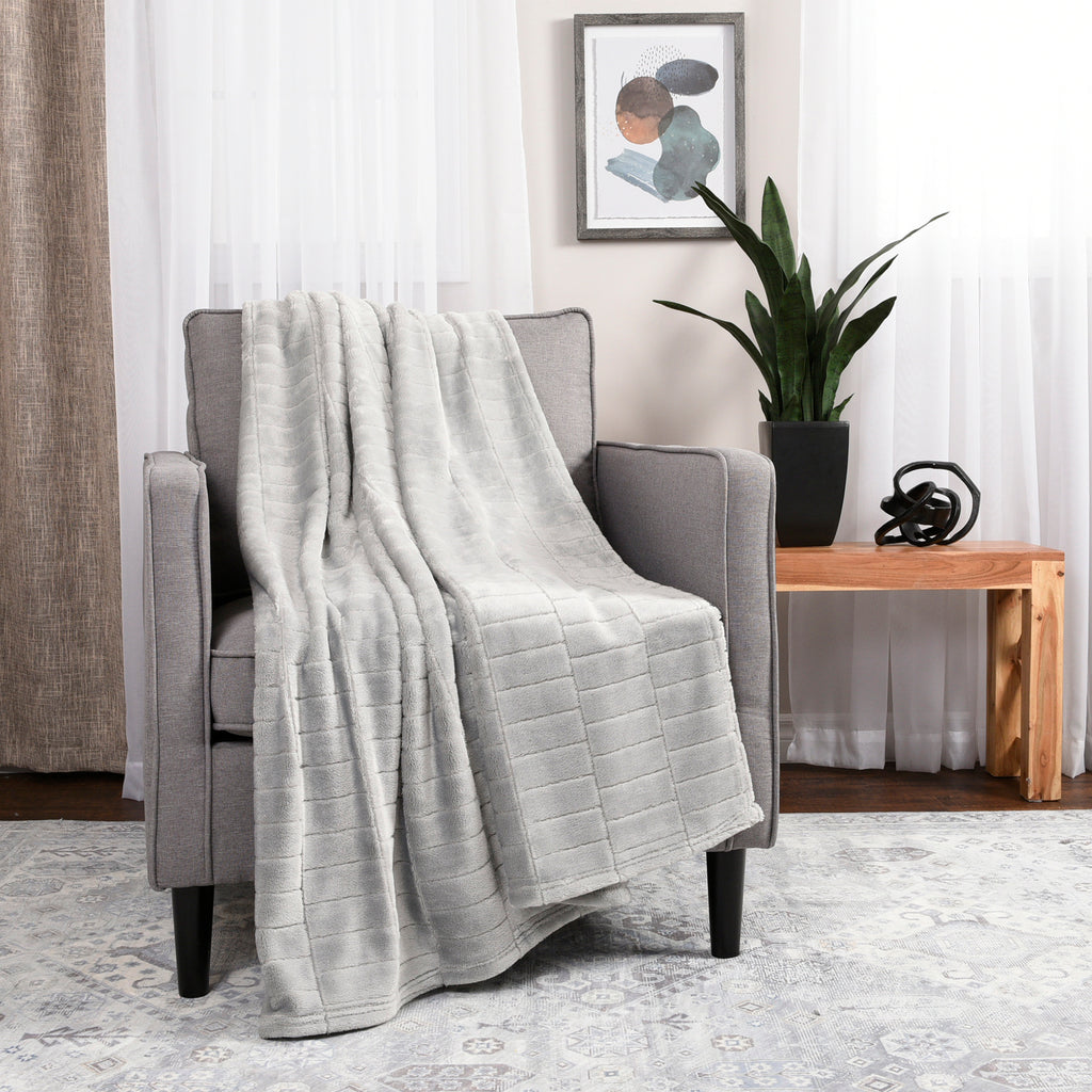 Life Comfort Recycled Brick Jacquard Throw, Grey 50” x 60” room shot