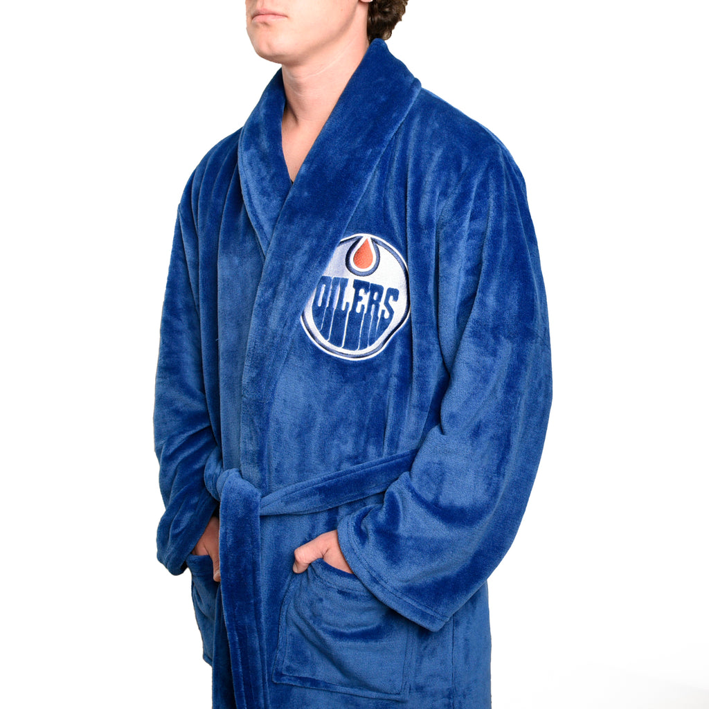 NHL Edmonton Oilers Men's Robe close up